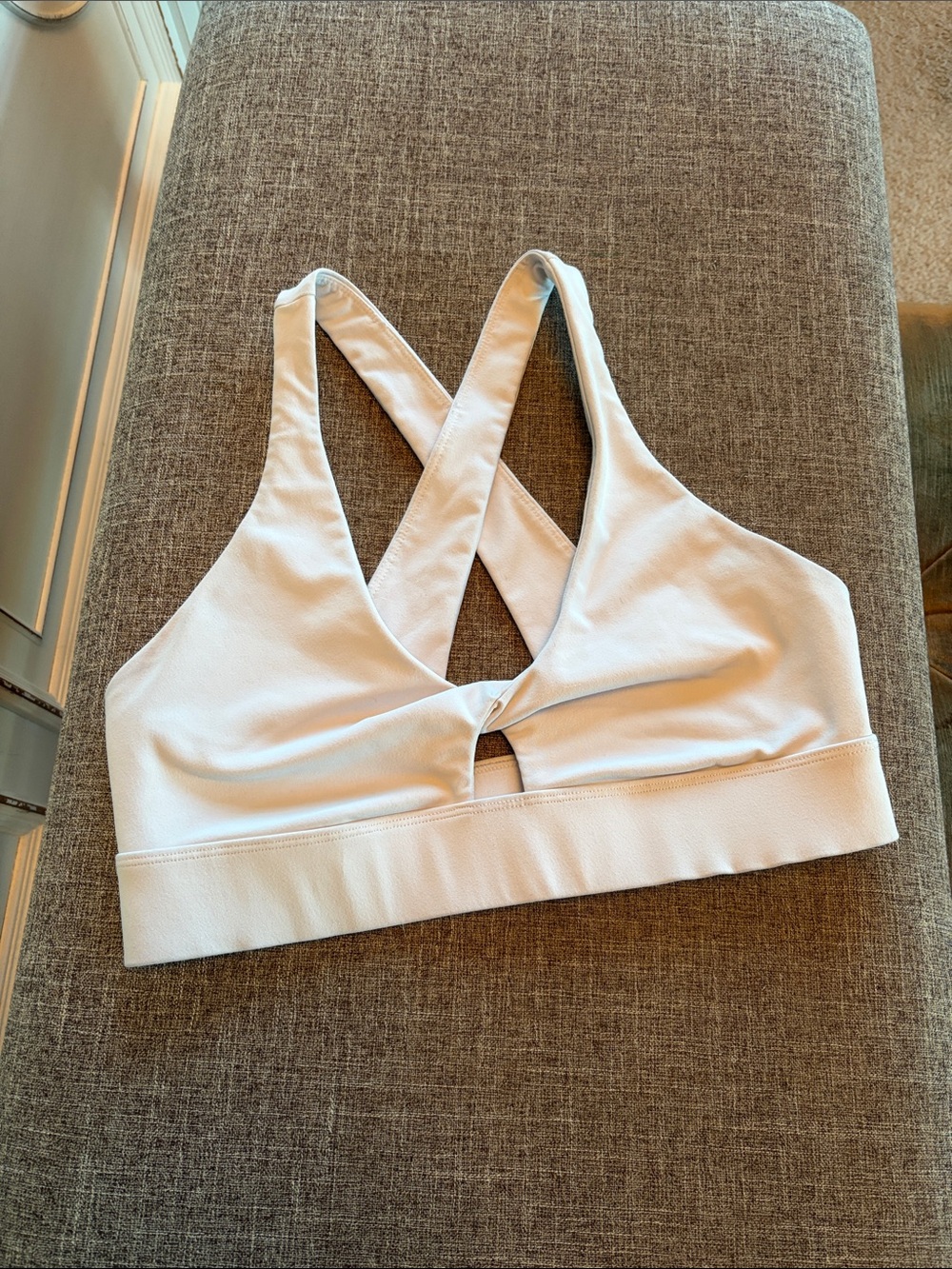 Women's light grey cross Back Sports Bra Fabletics oasis workout top small